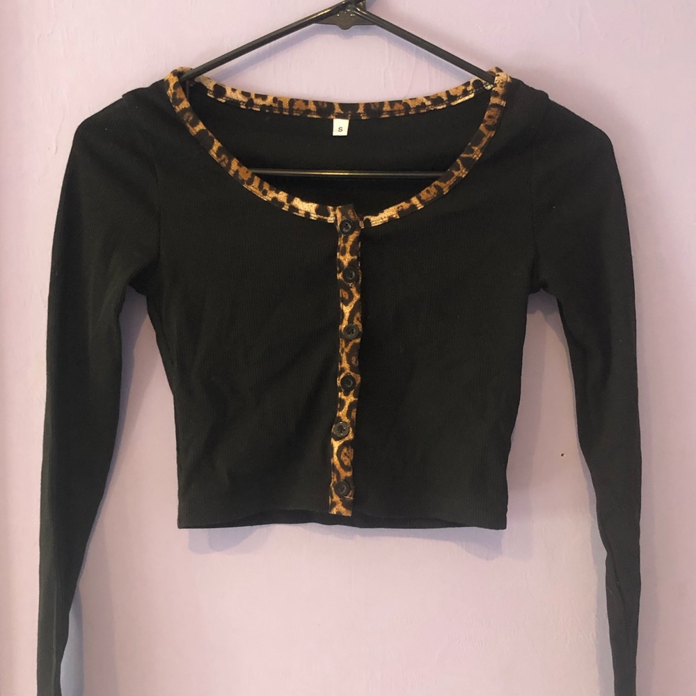 Black Cropped Sweater W/ Cheetah Print Detail